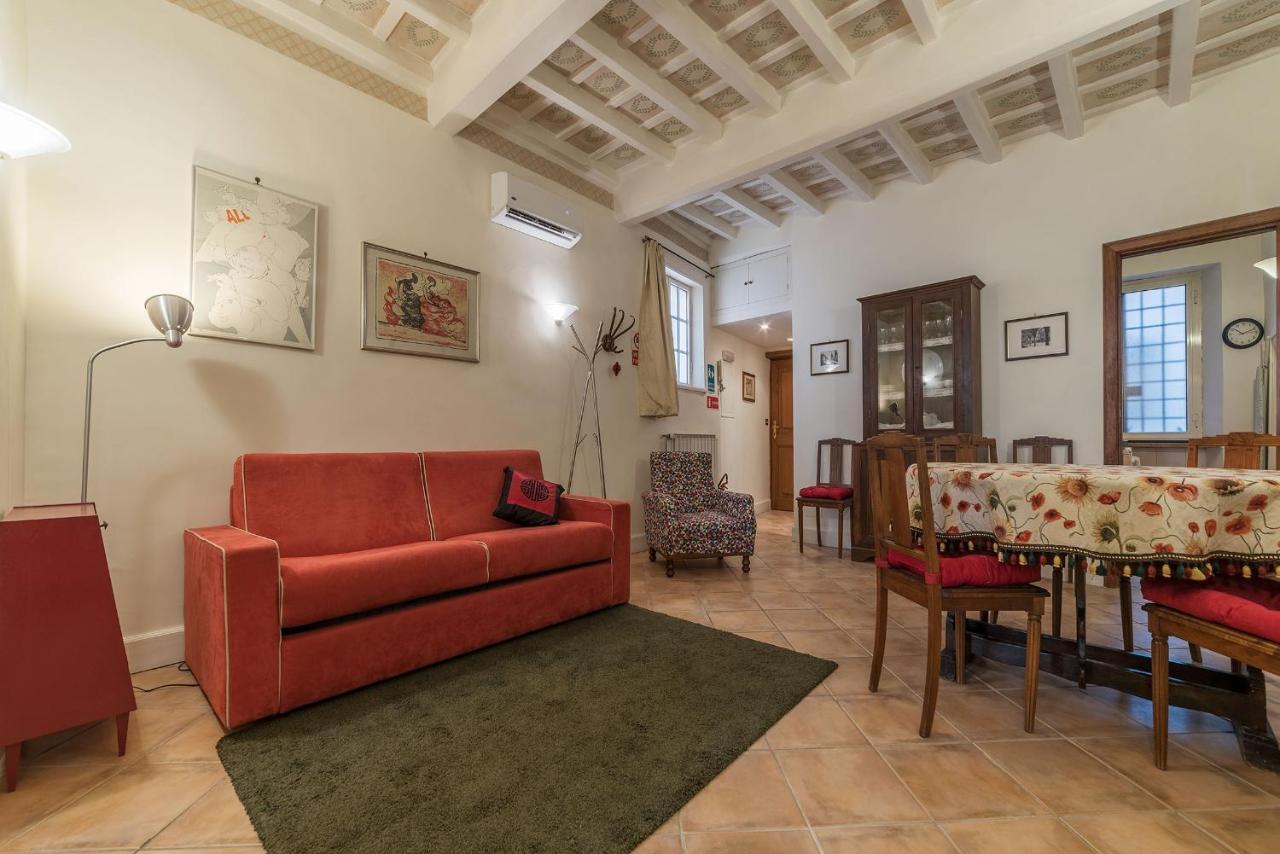 Fontanella Borghese Apartment - FromhometoРим Экстерьер фото
