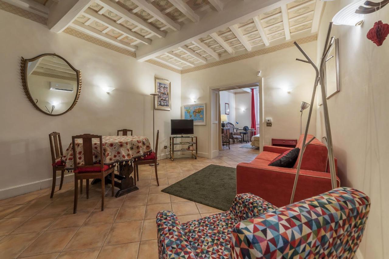 Fontanella Borghese Apartment - FromhometoРим Экстерьер фото
