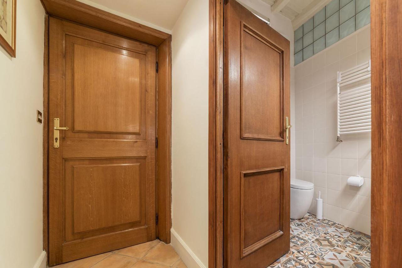 Fontanella Borghese Apartment - FromhometoРим Экстерьер фото